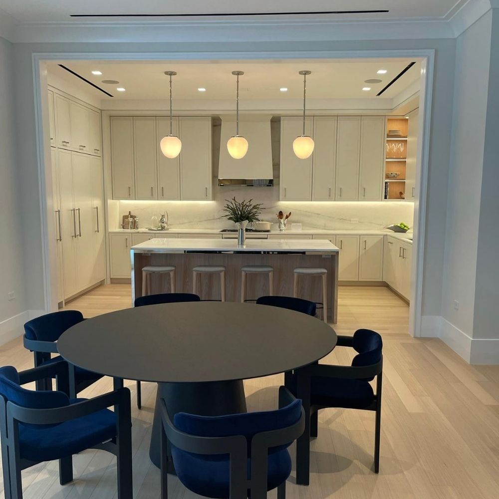 Pairing Marble with Dark Tones for Modern Balance (4)