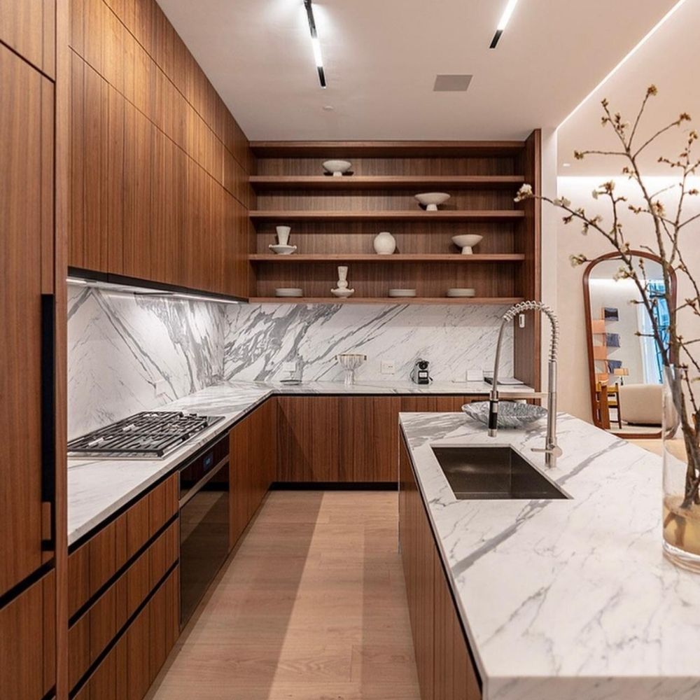 Pairing Marble with Dark Tones for Modern Balance